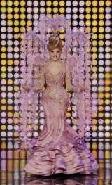 WillowPillS15WinnerSuccessorLook.jpg (312 kB) Look de sucesión de la corona