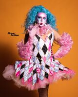 Unaired Reina Del Circo Close Up