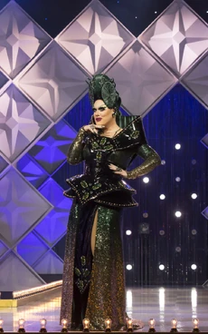 RitaBagaCAvsTWEntranceLook