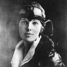 Amelia Earhart Q (DR16)