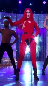 Look de "Las Vegas Live Medley" – Acto 3: "Losing is the New Winning"