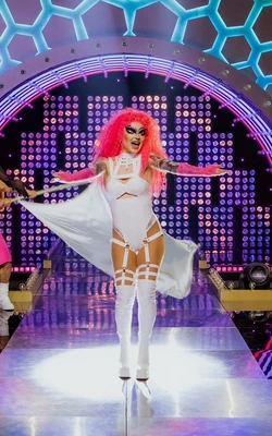 PandoraNoxFinalePerformanceLook