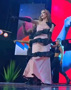 LeexaFoxFinaleLook2A