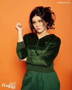 MarianaStarsActingLook