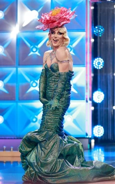 SkandaloveFlowersLook