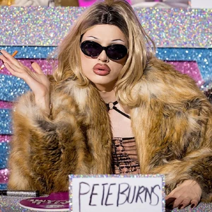 DakotaSchifferSnatchGameLook