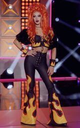 Lipsync LaLaPaRuZa Smackdown Look