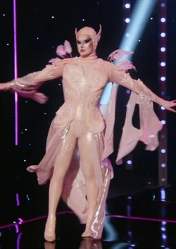 IrenetheAlienSuitLook2