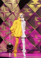 Look de 'My Chemical Reaction' – Blanqueamiento