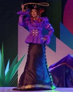 SirenaFolkloristicLook2