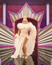 Look de 'Wonders of the World: My Very Best Drag'