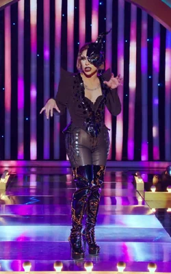 EvaLeQueenVillainLook
