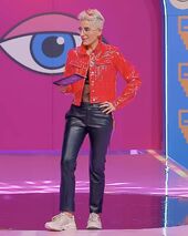 Episode 9 Look