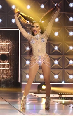 SerenaLipSyncSmackdown1Look1