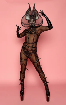 DragSethlasLlévameAlCieloLook