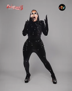 EdehaNoireEntranceLook