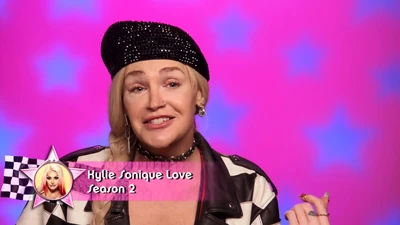 KylieSoniqueLoveConfessionalLookAS6