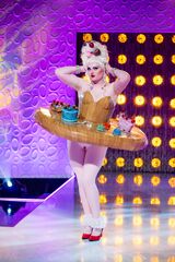 Queen of the Dessert Look