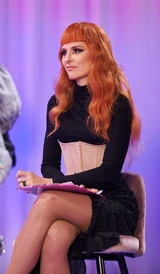 AnaLockingTLC4E2Look.jpg (119 KB) Episode 2 Look