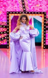 Entrance/Daytime Drag Look