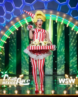 LeexaFoxDRMX2FairFoodLook