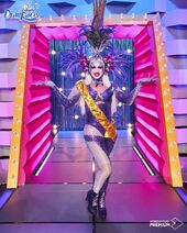 Visa receiving the title on España Season 3