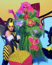 C-PherSLM1FinaleLook3.jpg (181 kB) Look de 'La Máxima 360'