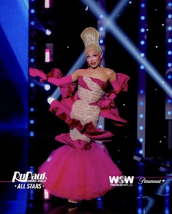 JorgeousAS10EntranceLook2