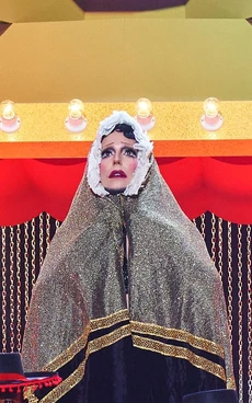 VeneditaTalentShowLook