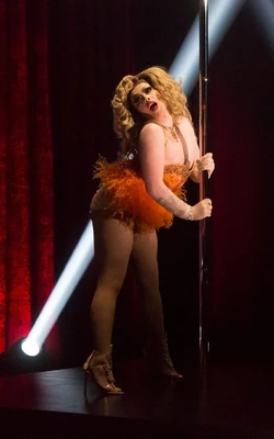 NearahNuffShowgirlLook
