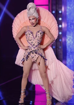 JorgeousAS10EntranceLook