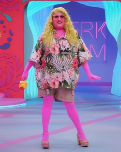 MissVallartaEntranceLook