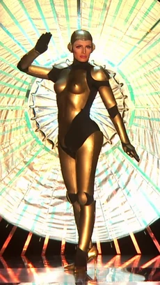 VeronicaSurpriseLook2