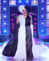 MrsKashaDavisRuvealYourselfLook2.jpg (89 KB) Unaired Ruveal Yourself Look (1st Reveal)