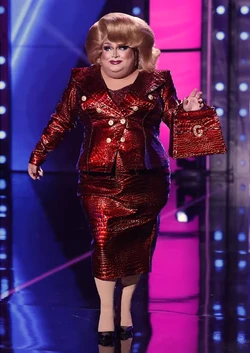 GingerMinjAS10EntranceLook