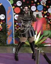 GvajardoLMD3PurpleCarpet2.jpeg (152 kB) Look de la actuación de la alfombra morada