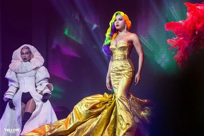 AngeleAnangCrowningLook