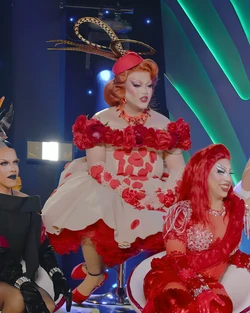 NinadelaFuenteDRMX2ReunionLook