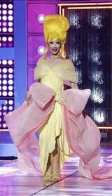 Welcome to the Dollhouse Look – Spring Banana Yellow Carpet Edition