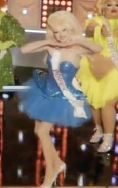 PrincessPoppyOneNightOnlyLook