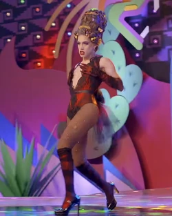 LeexaFoxImperialLook2