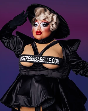 MistressIsabelleBrooksS15InterviewLook