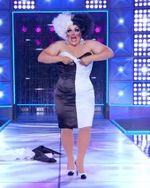 MrsKashaDavisRuvealYourselfLook3.jpg (142 KB) Unaired Ruveal Yourself Look (2nd Reveal)