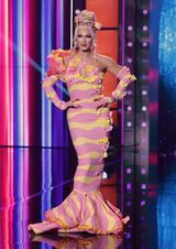 Sea Sickening Eleganza Look