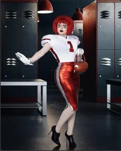 MaddyShoulderPadsLook.jpg (793 kB) Look no emitido de 'Shoulder Pads!'