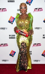 CocoS5Finale.jpg (140 kB) Look de la final