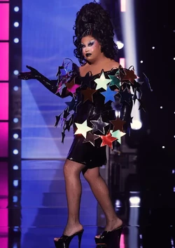 DeJaSkyeAS10EntranceLook