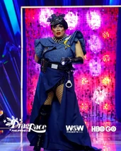 Look de 'First Time's a Charm'