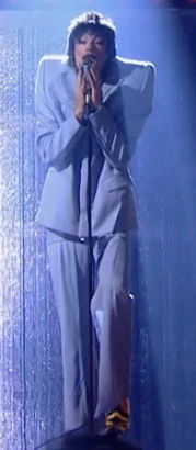 DragCouenneTalentShowLook