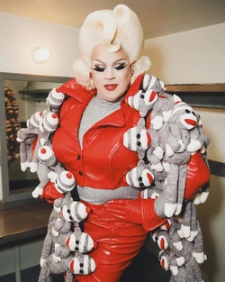 NinaWestReunionLook2